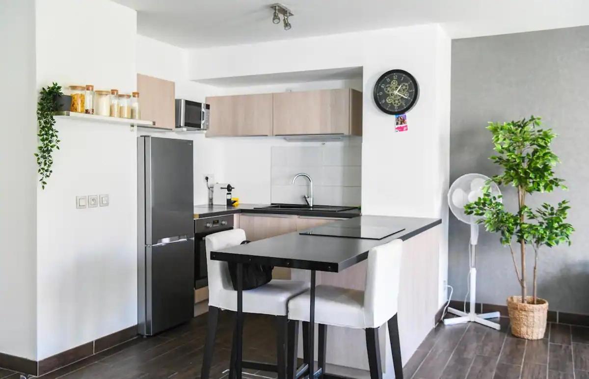 Superbe Appartement Avec Terrasse, Piscine & Parking Prive A Марсель Экстерьер фото