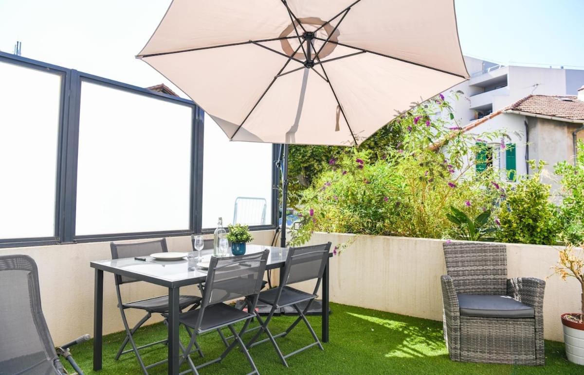 Superbe Appartement Avec Terrasse, Piscine & Parking Prive A Марсель Экстерьер фото